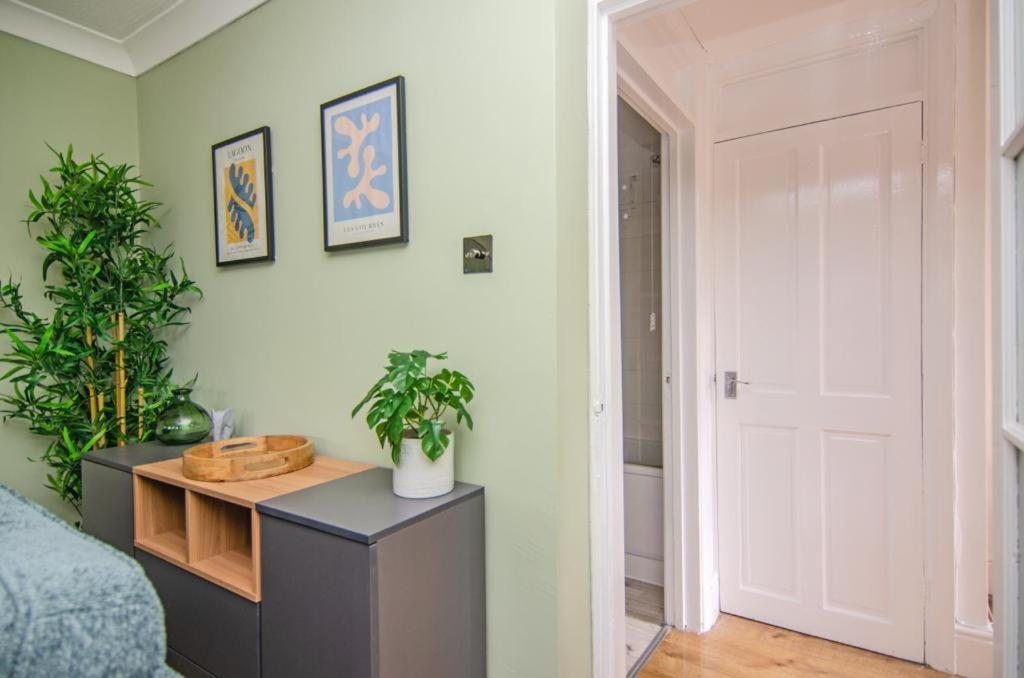 Cosy Lichfield Apartment Eksteriør billede
