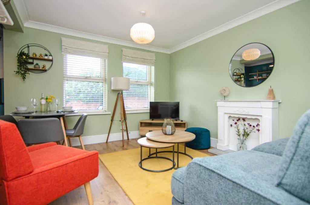 Cosy Lichfield Apartment Eksteriør billede