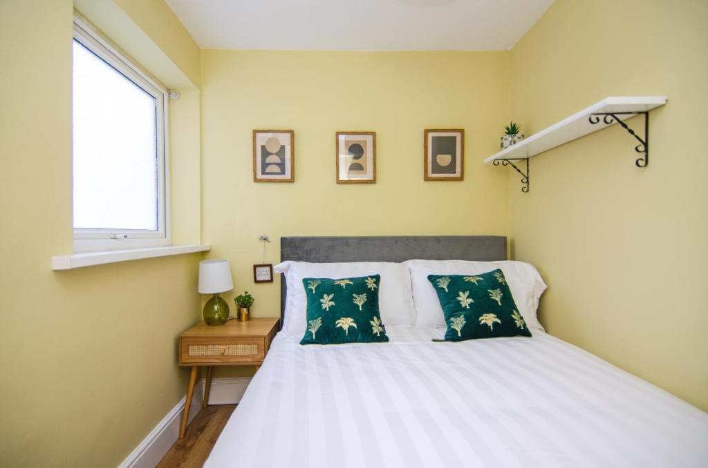 Cosy Lichfield Apartment Eksteriør billede