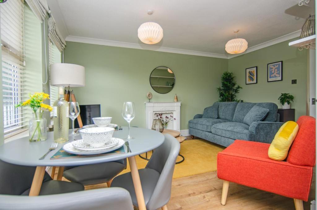 Cosy Lichfield Apartment Eksteriør billede